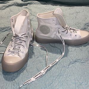 Converse Chuck Taylor All Star HI Sneaker - White / Clear - size 7 - like new